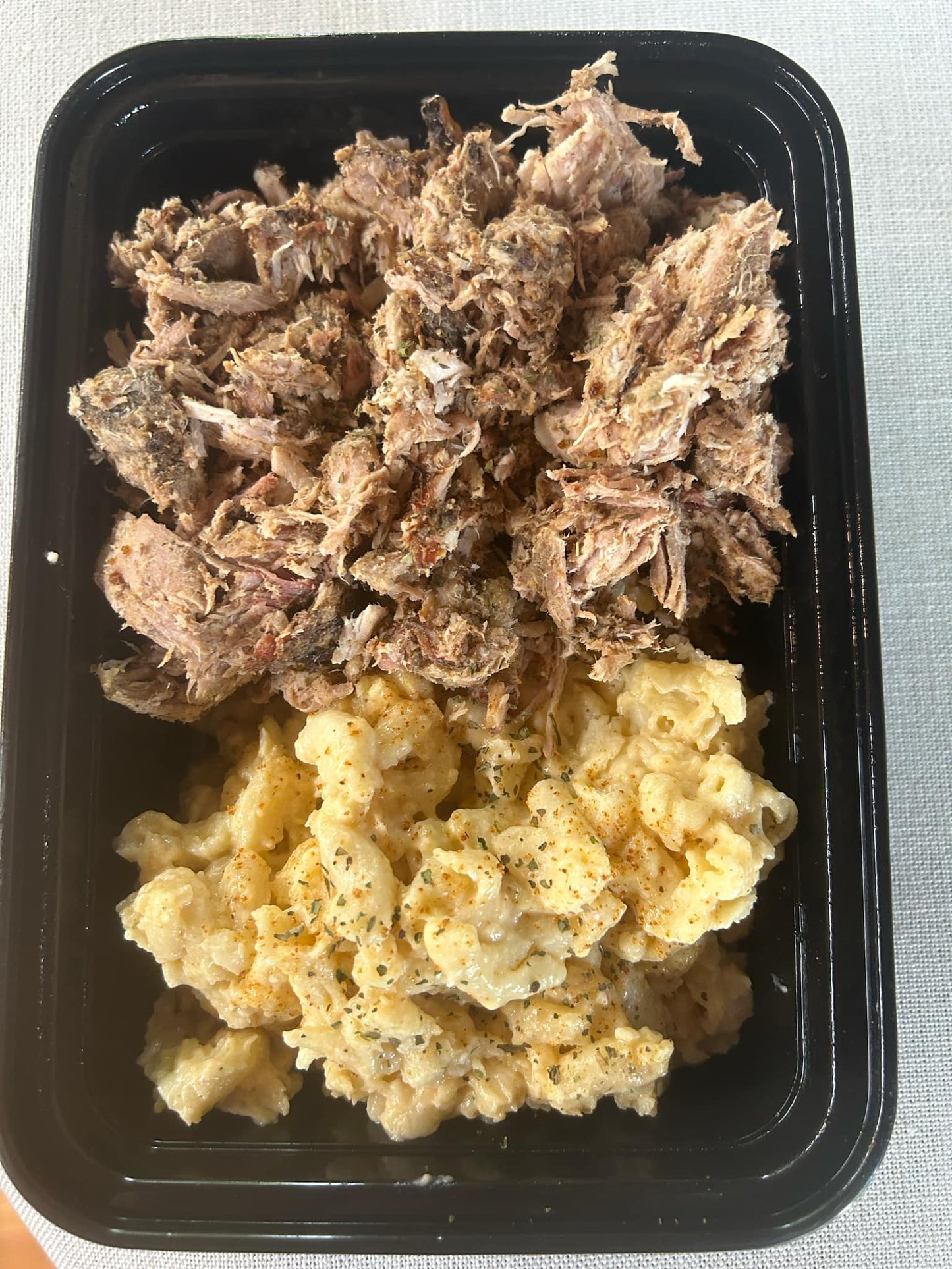 Pulled Pork with Macaroni & Cheese